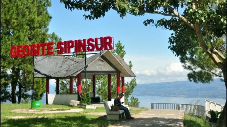 5 Objek Wisata Wajib Dikunjungi Saat Datang ke Humbahas