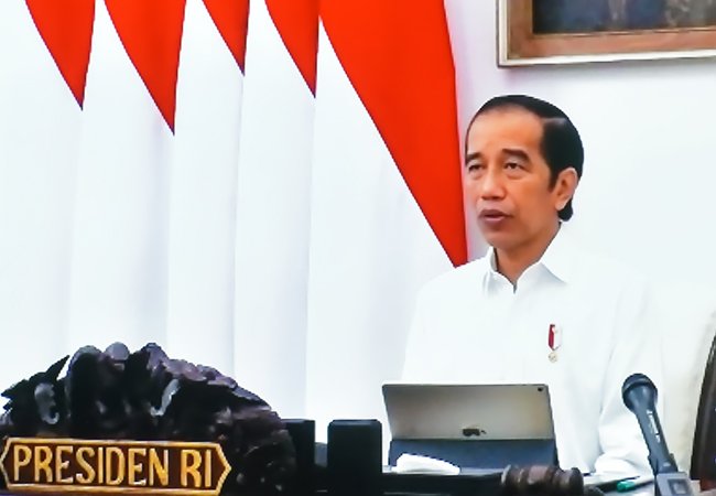 Jokowi Bantah UU Cipta Kerja Permudah Perusahaan PHK Karyawan