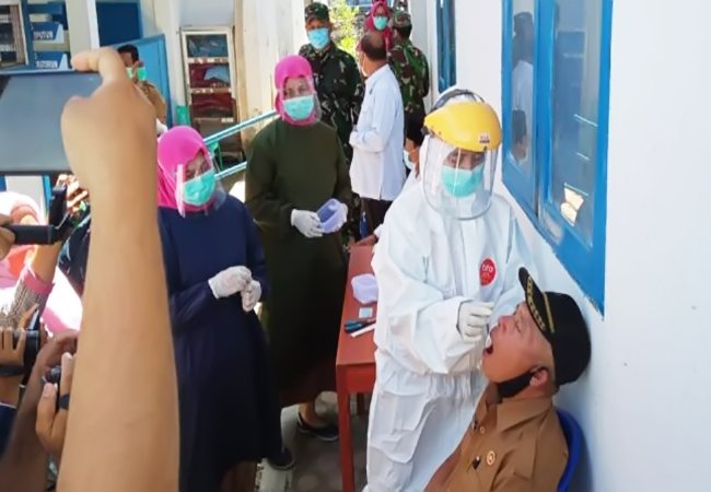 Satgas Covid-19 Madina Melaksanakan Tes Swab Massal