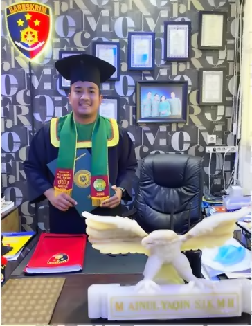 Mantap…Ainul Yaqin Sukses Capai Gelar Master Hukum