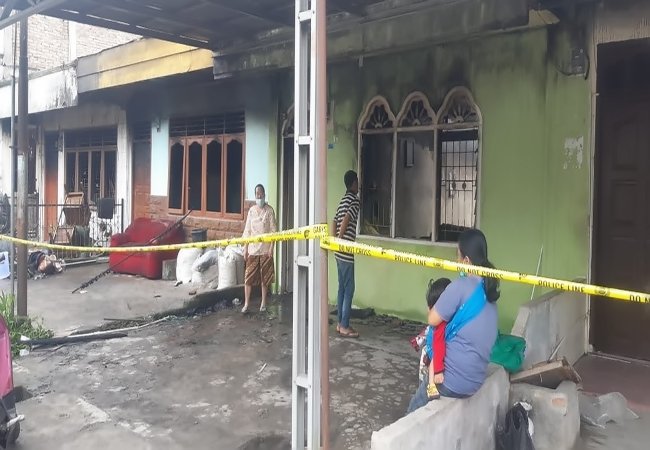 Rumah-terbakar Sijago Merah Ngamuk di Tarutung, 4 Rumah Ludes Terbakar