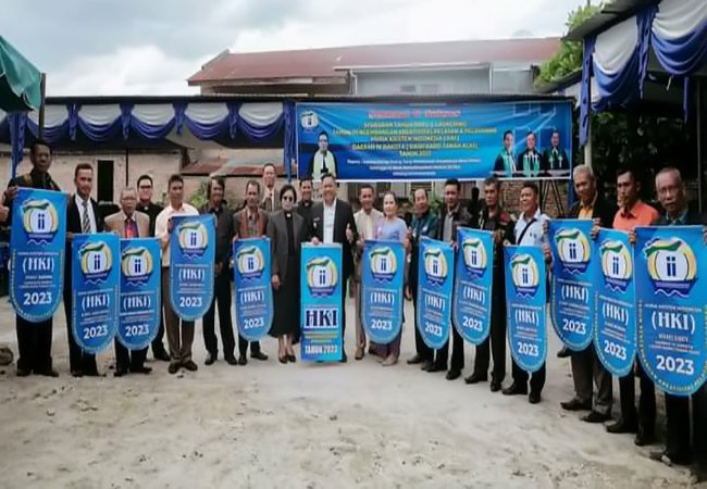 Bupati Dairi Ajak Pengurus Gereja Kenal KUR Klaster