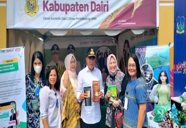 Tinjau Stand Pemkab Dairi HPN 2023, Gubsu: Ulos Silahisabungan dan Kopi Sidikalang Mantap