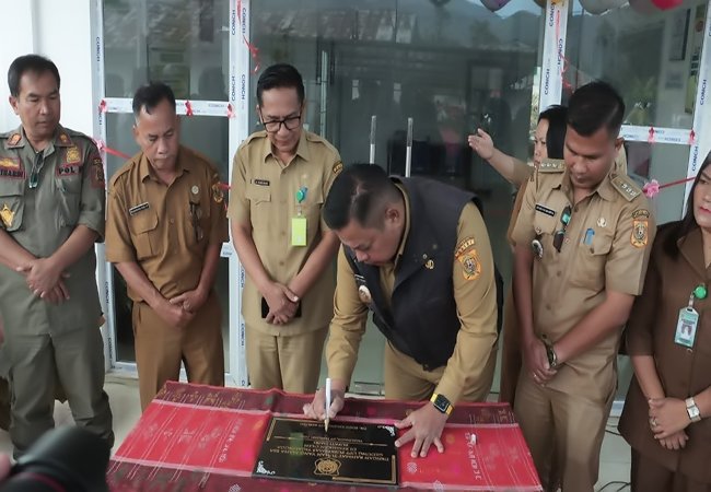 Resmikan Puskesmas Tigalingga, Bupati Dairi: Kualitas SDM Harus Ditingkatkan