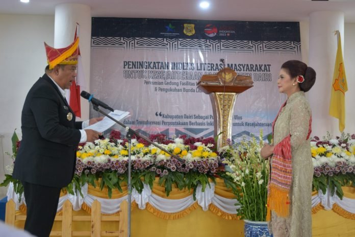 Ketua Tim Pengggerak PKK Dairi Dikukuhkan Menjadi Bunda Literasi