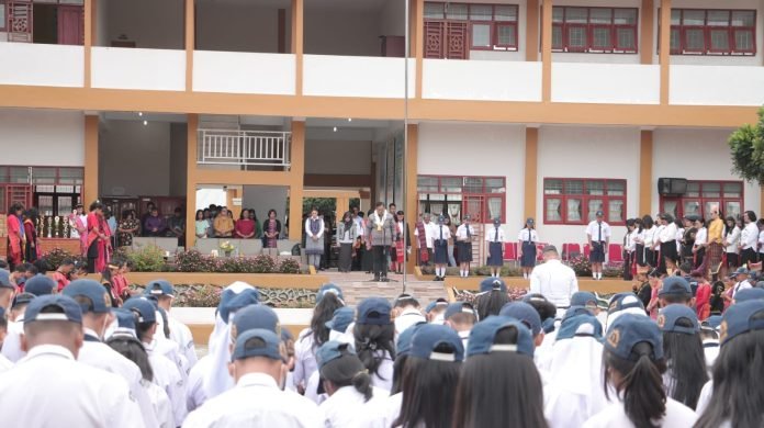 Jadi Pembina Upacara di SMP Negeri 1 Sidikalang, Bupati Dairi: Saya Bangga Prestasi Sekolah Ini