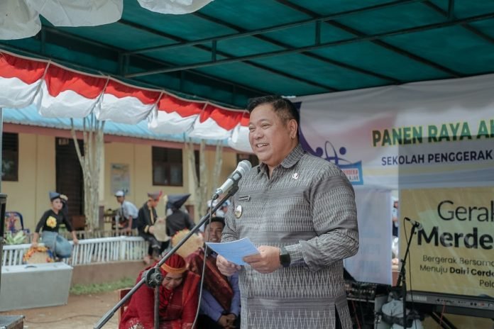Puji SMPN 1 Siempat Nempu Hulu, Bupati Dairi: Sekolah Tidak Lagi Cakap Teori, Harus Selaras dengan Produk Nyata