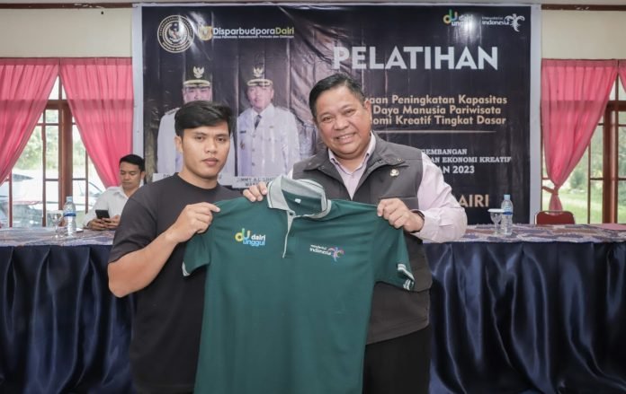 377502725_625934673018673_9098205735482520717_n Bupati Dairi Minta Pelaku Pariwisata dan Ekonomi Kreatif Kembangkan Kemampuan Diri