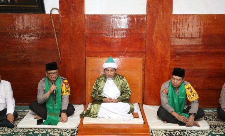 Pererat Silaturahmi, Kapolda Sumut Kunjungi Tuan Guru Batak