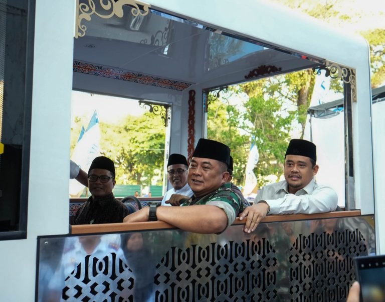 Permudah Masyarakat Kenali Sejarah Medan, Bobby Nasution Luncurkan Bus Wisata