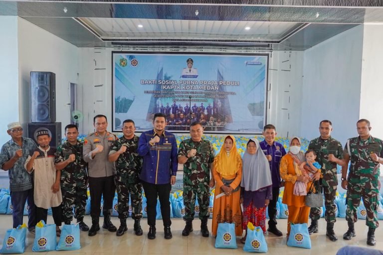 Salurkan 1.100 Paket Sembako kepada Warga Belawan, Bobby Nasution Apresiasi IKAPTK Medan