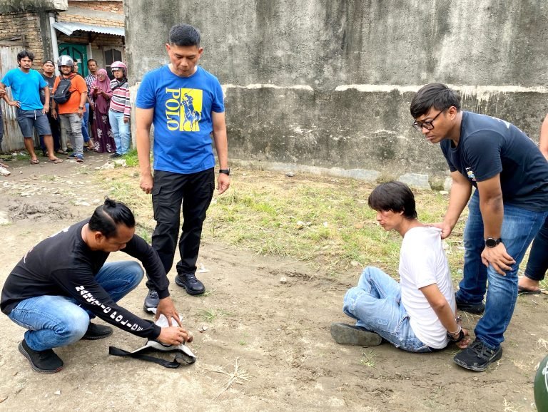Satresnarkoba Polrestabes Medan Gerebek Sarang Narkoba Mesjid Taufik