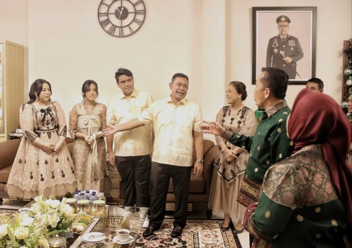 IMG_20241226_002203 Open House di Rumdin Kapolda Sumut, Pj Gubernur Apresiasi Perayaan Natal Berjalan Kondusif dan Aman