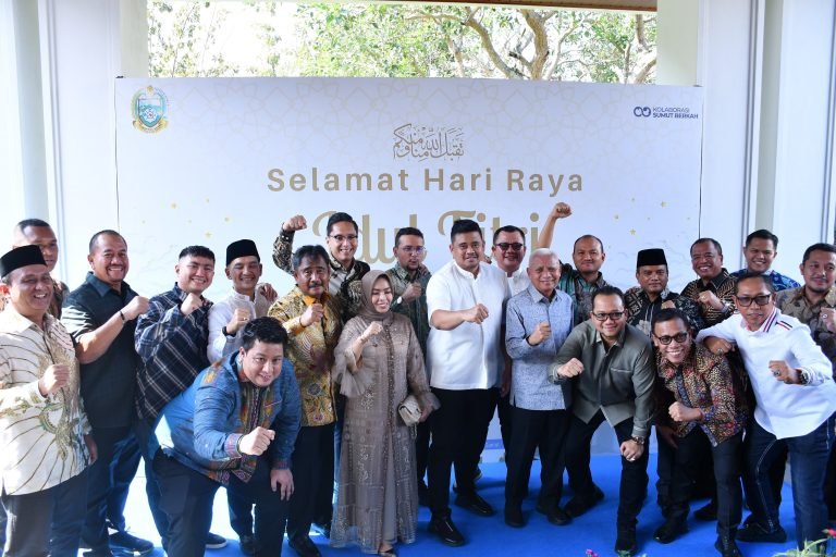 Tingkatkan Sinergitas, Bupati Samosir Hadiri Open House Gubsu