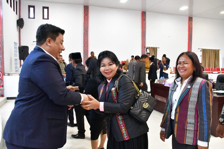 DPRD Samosir Gelar Paripurna Pengumuman Penetapan Bupati dan Wakil Bupati Terpilih 2025-2030