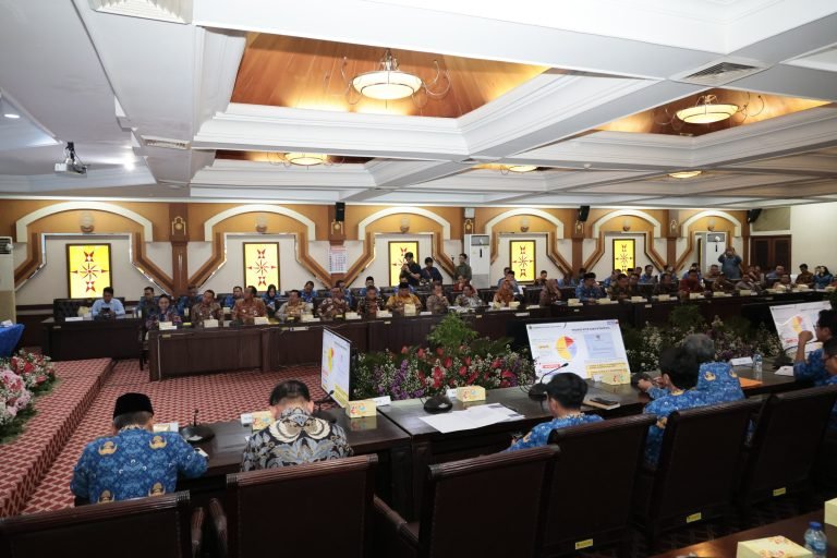 Menteri Nusron Dorong Kepala Daerah se-Jateng Percepat Sertipikasi Tanah dan Penyusunan RDTR