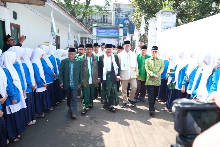 Menteri ATR/BPN dan DPP PUI Teken MoU, Dorong Pemanfaatan Tanah Wakaf untuk Kesejahteraan Umat