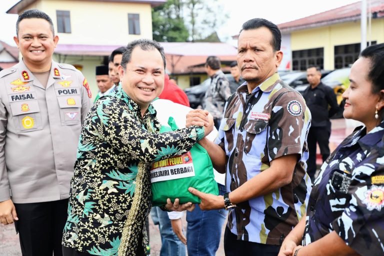 Sekda Dairi Ikuti Baksos Polri Presisi bersama Mahasiswa dan OKP