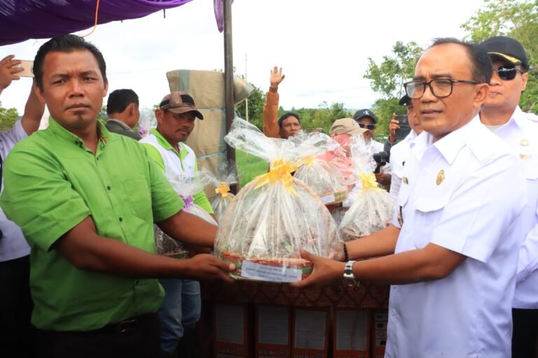 Sinergitas Pemprov dan Pemkab Samosir Terjalin Baik, Wabup Ariston Terima Bantuan Pertanian dari Sumut