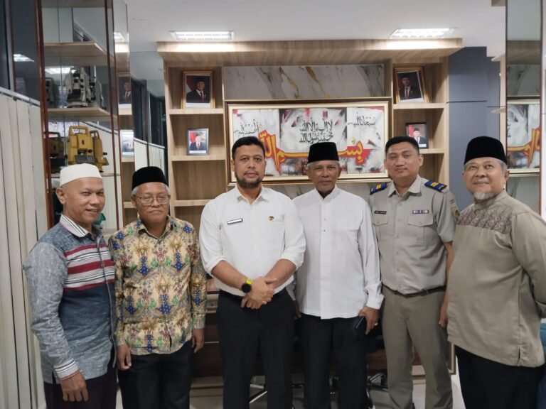 Kantor Pertanahan Deli Serdang Siap Permudah Sertifikasi Tanah Wakaf, FOSIL BKM Sambangi Mahyu Danil