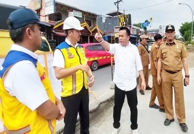 Wakil Ketua DPRD Medan Tinjau Pembukaan Median Jalan Letda Sujono untuk Atasi Kemacetan