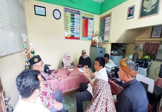Wakil Ketua DPRD Medan Bantu Siswa Terancam Putus Sekolah, Janji Biayai Hingga Tamat SD