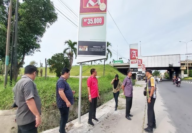 Komisi IV DPRD Medan Desak Satpol PP Bongkar Reklame Rokok Ilegal di Jalan Letda Sujono