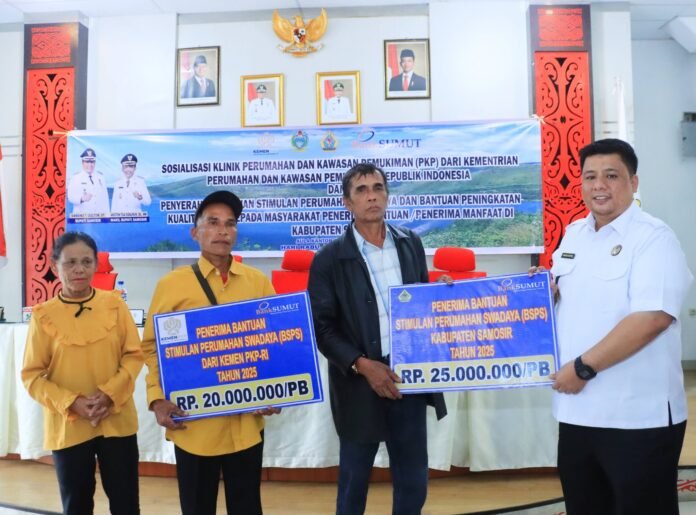 Bupati Samosir Serahkan 271 Bantuan Rumah Layak Huni