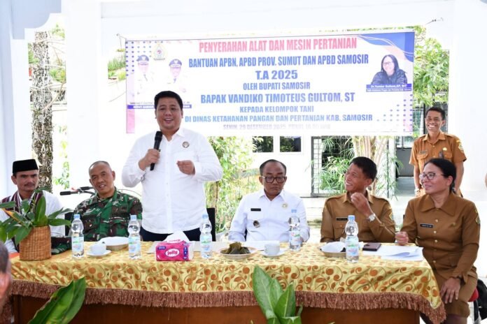 Pemkab Samosir Salurkan Bantuan Alsintan untuk 26 Kelompok Tani