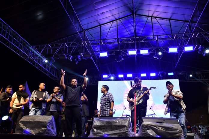 Kolaborasi Kepala Daerah dan Musisi Meriahkan Malam Kedua Trail of The Kings 2025 di Samosir