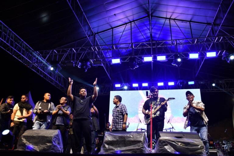 Kolaborasi Kepala Daerah dan Musisi Meriahkan Malam Kedua Trail of The Kings 2025 di Samosir